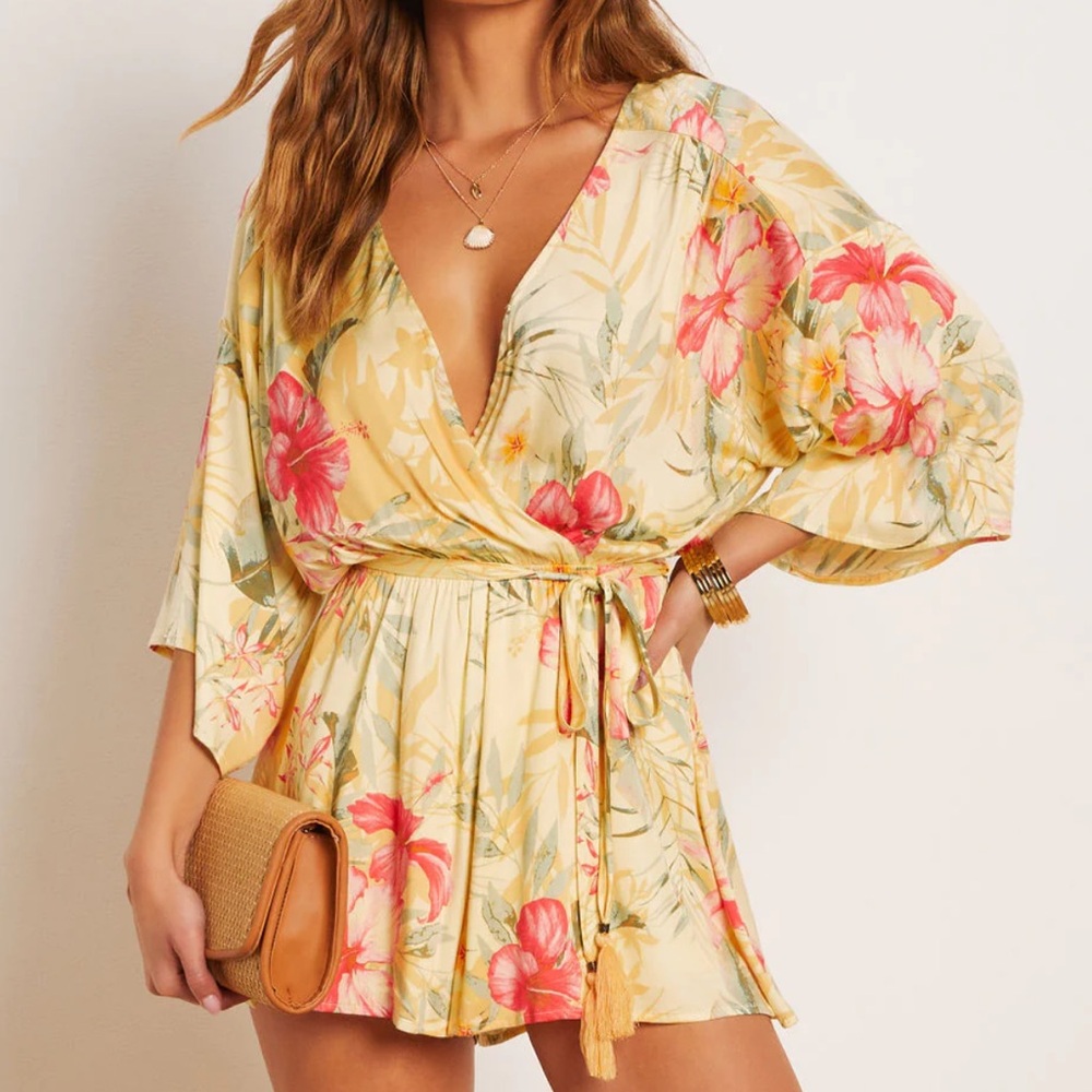 VICI Jaime Tie Waist Kimono Romper Large